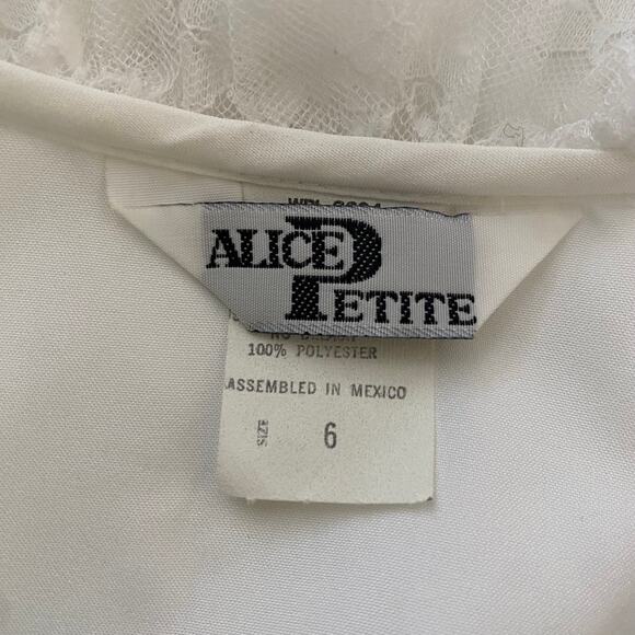 vintage button down with lace collar - Picture 5 of 5